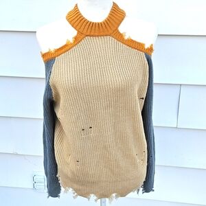 Buckle daytrip sweater